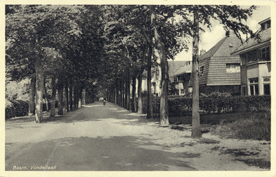 7472 Gezicht in de Vondelstraat te Baarn.